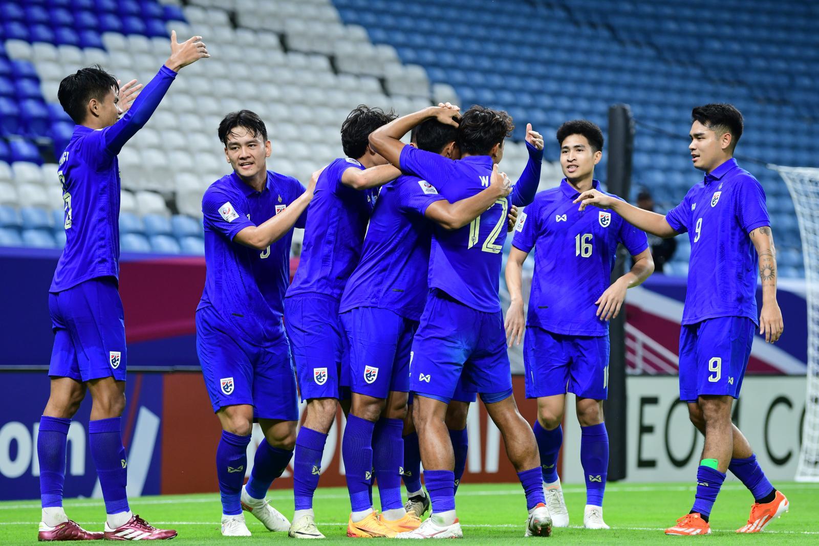 泰国U23足球成绩，奥预亚锦赛首胜伊拉克2-0：PPTVHD36